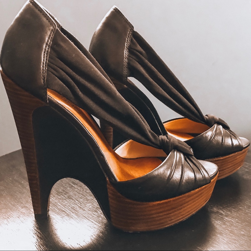 VIA UNO HIGH HEELS